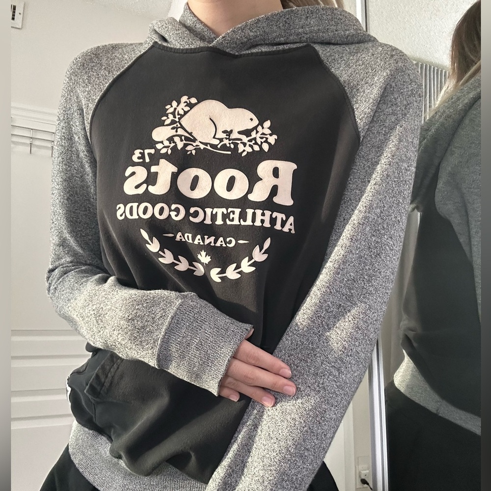 Canadian Roots Black & Grey Hoodie - XS/S - Soft Fleece Lining 🇨🇦